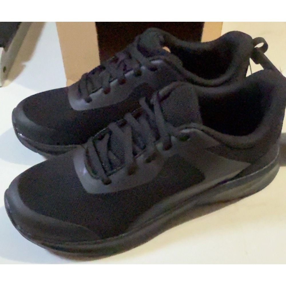 Athletic Works Women's 7.5 Black Mesh Jogger Sneakers NWT New